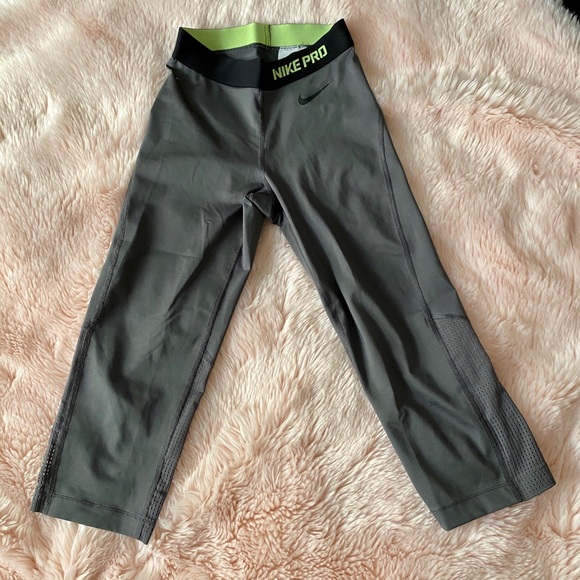 Nike Pro Capri leggings - Picture 2 of 3